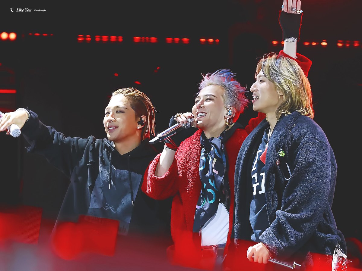 Übermensch G-DRAGON 2025 WORLD TOUR IN KOREA🖤

앵콜 때 다시 올라와준 멤버들이 너무 좋은 권리더ღ’ᴗ‘ღ

#GD #GDRAGON #지디 #지드래곤 #빅뱅 #BIGBANG #태양 #대성 #TAEYANG #DAESUNG