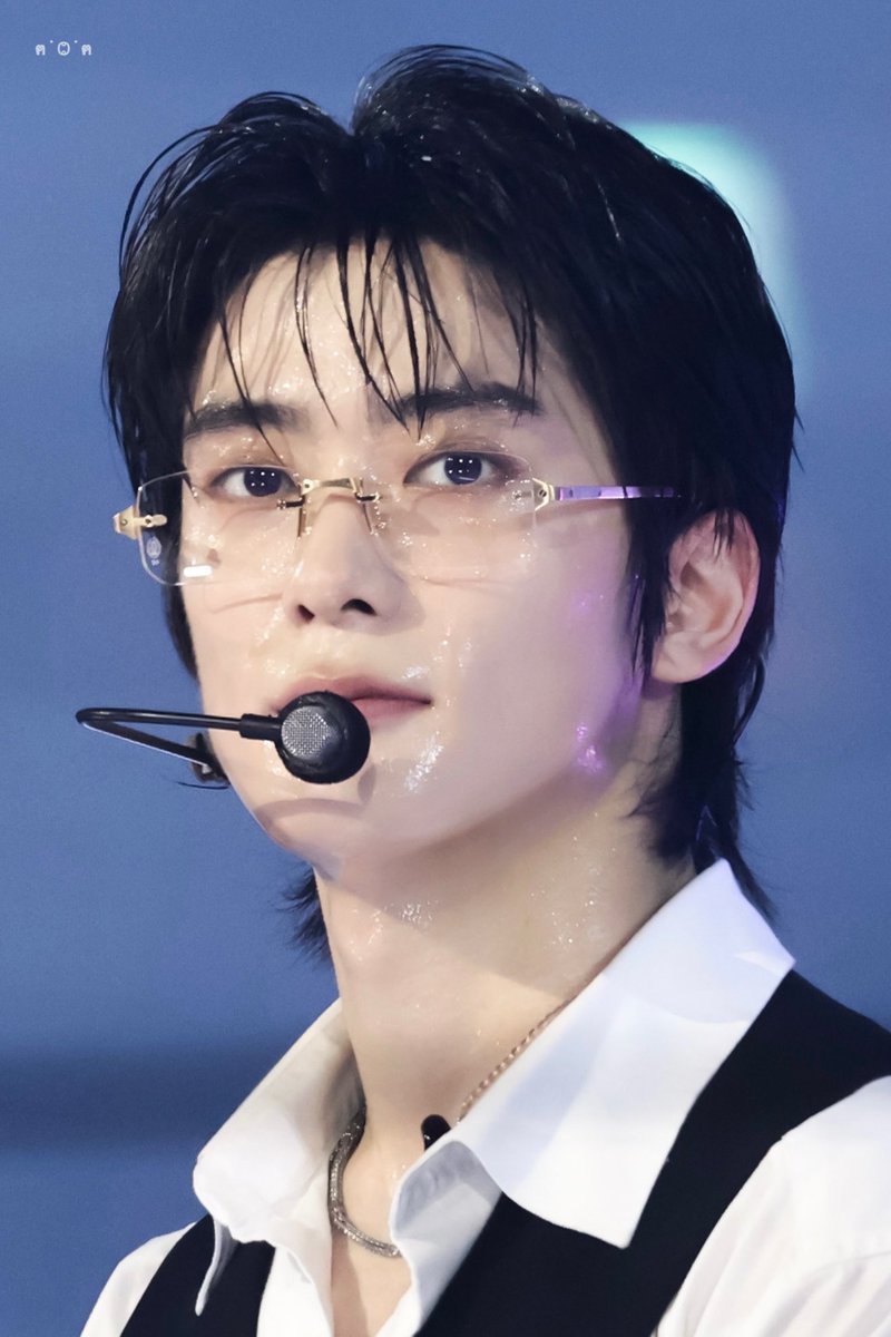 yunofull's tweet photo. one of jaehyun's best looks https://t.co/Fmu4aJQD1L