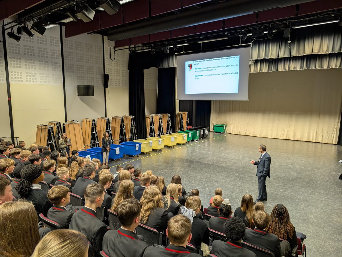 TUESDAY MORNING ASSEMBLY… Really pivotal, powerful assembly all around Eid today delivered by Mr Hussain! Really insightful and influential so thank you Sir! <a href="/Gospel_Oak_/">Gospel Oak School</a> #BestYearTeam. 💚