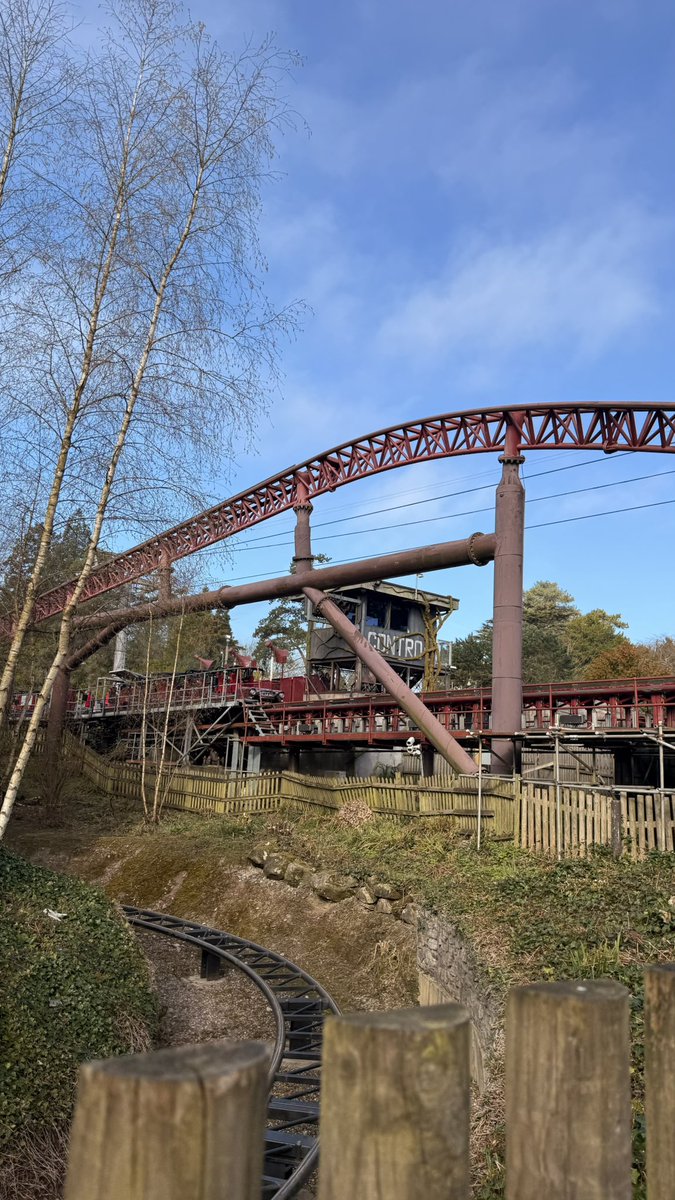 coastersnaps's tweet image. rita’s queue opened at 9:39 today