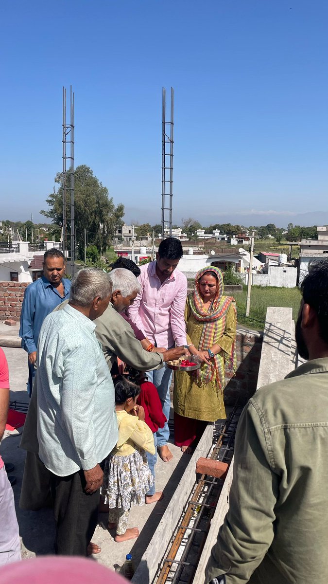 partapsinghIND's tweet image. To provide free accommodation to the devotees coming to visit Baba Jeeto Ji,A new hall is being built by our friend Vijay,Today the foundation stone of which is being laid.@dograjournalist @jkmediavimal @OfficeOfLGJandK @RavinderRaina @Deepak_Basohli @DeepikaPNath @ZorawarJamwal