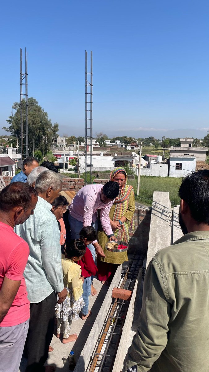 partapsinghIND's tweet image. To provide free accommodation to the devotees coming to visit Baba Jeeto Ji,A new hall is being built by our friend Vijay,Today the foundation stone of which is being laid.@dograjournalist @jkmediavimal @OfficeOfLGJandK @RavinderRaina @Deepak_Basohli @DeepikaPNath @ZorawarJamwal