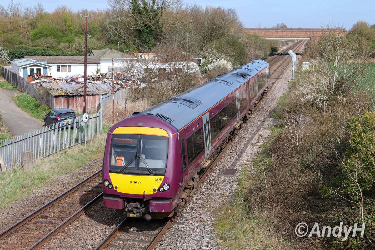 holtona72's tweet image. #TurbostarTuesday from my weekend visit to Peterborough. @EastMidRailway 170505 was seen passing the footbridge at Foxcovert Road Glinton working  2K11 10.33 Lincoln to Peterborough. #EMR 29/3/25