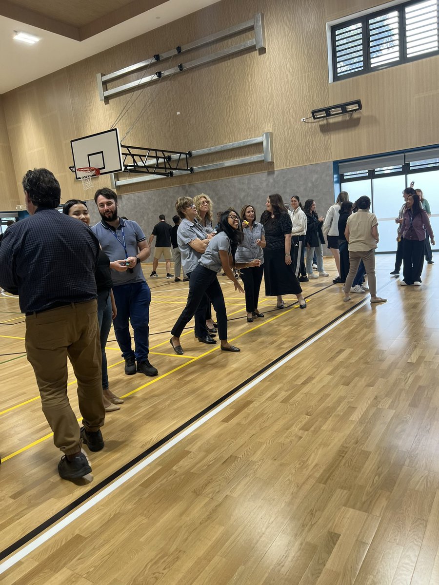 Andrew King tweet media