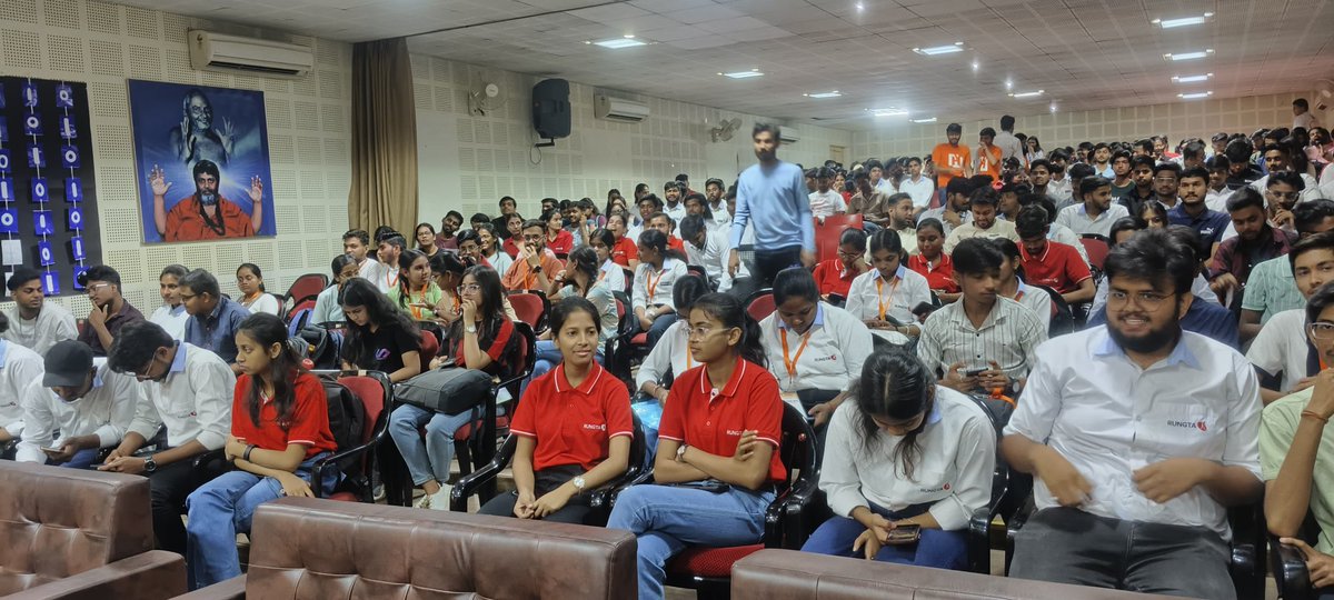 devharsh2k4's tweet image. This is HackIndia Spark 4 where innovations get a platform to showcase themselves and their innovations we are ready to begin the even soon @HackIndiaXYZ #HackIndia2025