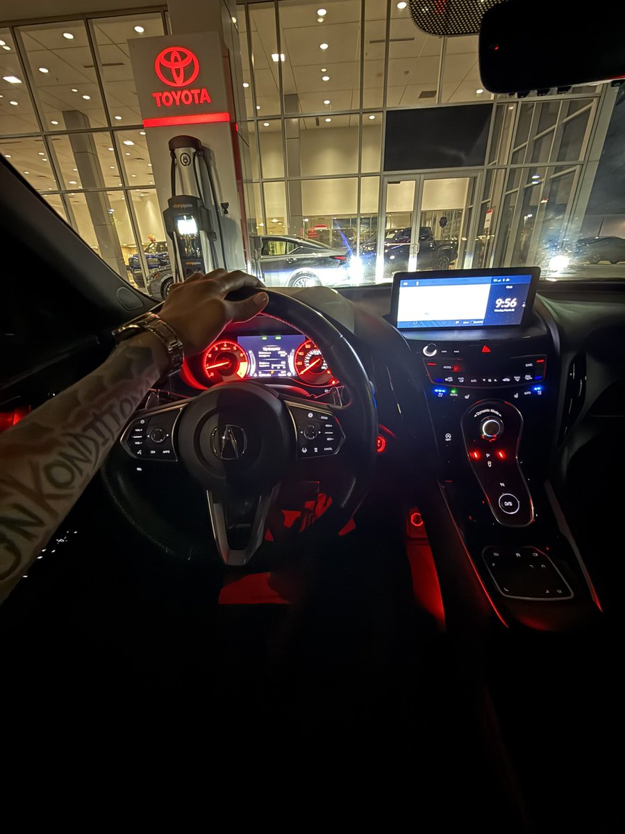 KeezyTwoHundo's tweet image. Got my 2nd whip to match my 2 car garage🫡