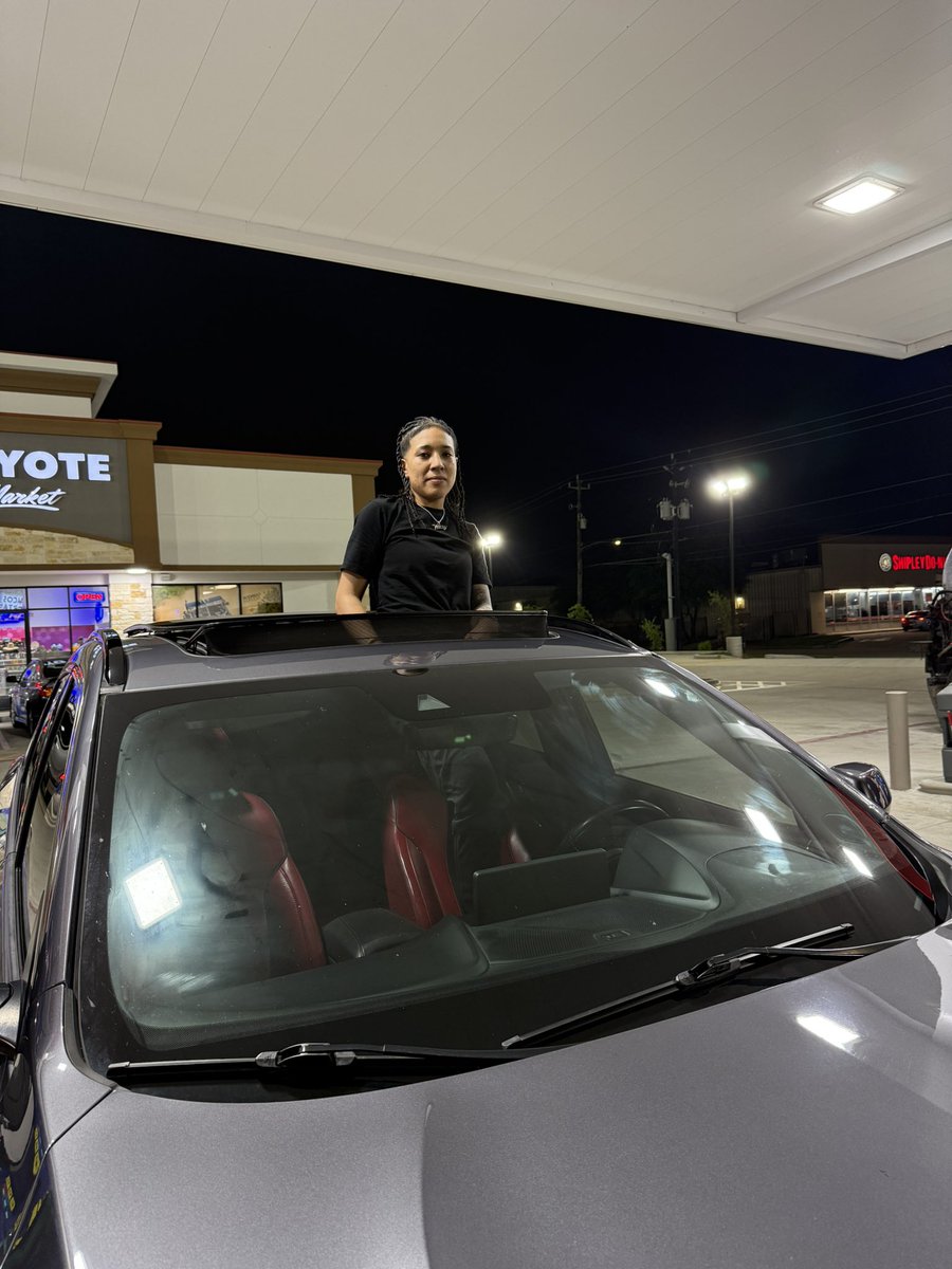 KeezyTwoHundo's tweet image. Got my 2nd whip to match my 2 car garage🫡