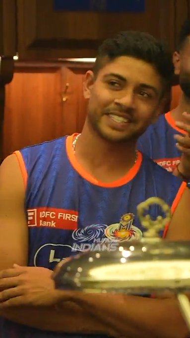 "Ashwani showed us what (playing for) the MI badge means!" - HP 💙 📹 Credits: Twitter/mipaltan
