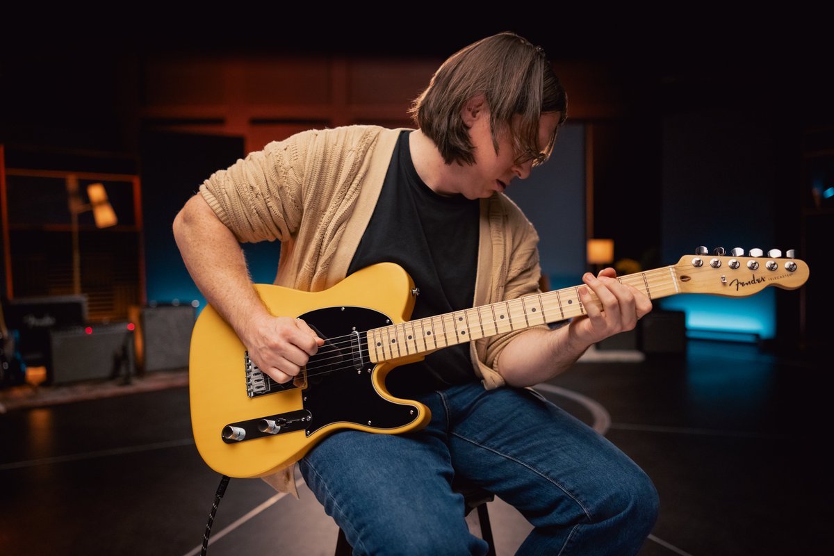 Fender_Official's tweet photo. 「STANDARD シリーズ」は、Fender をロックンロールの象徴としてたらしめる親しみやすい演奏性と、インスピレーションを刺激するサウンドを実現する新シリーズ。

音楽の旅路をもっと身近に🎸

ギター https://t.co/yIs91Sqvbh

ベース https://t.co/xGAnwMbMDz https://t.co/pj6LgMnrEb