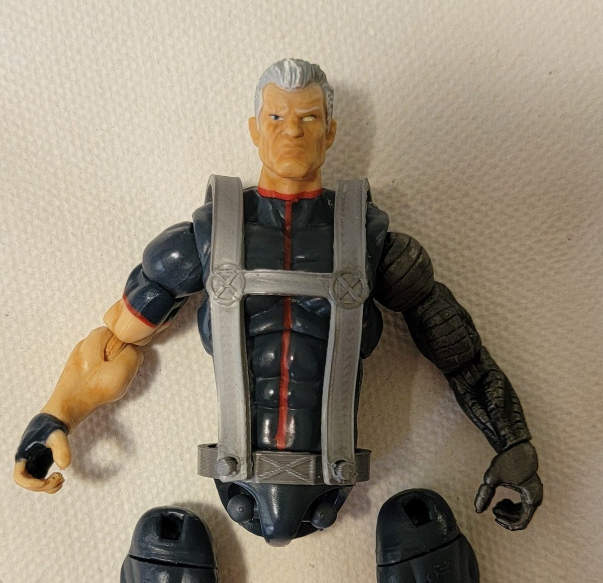 Sure do wish Hasbro would bring that old Marvel Universe line back to life 😮‍💨
Spent the last few days making this blue and yellow suit #XMen Cable! This was made possible only by having a 3D printer and an idea with some really hot water lol