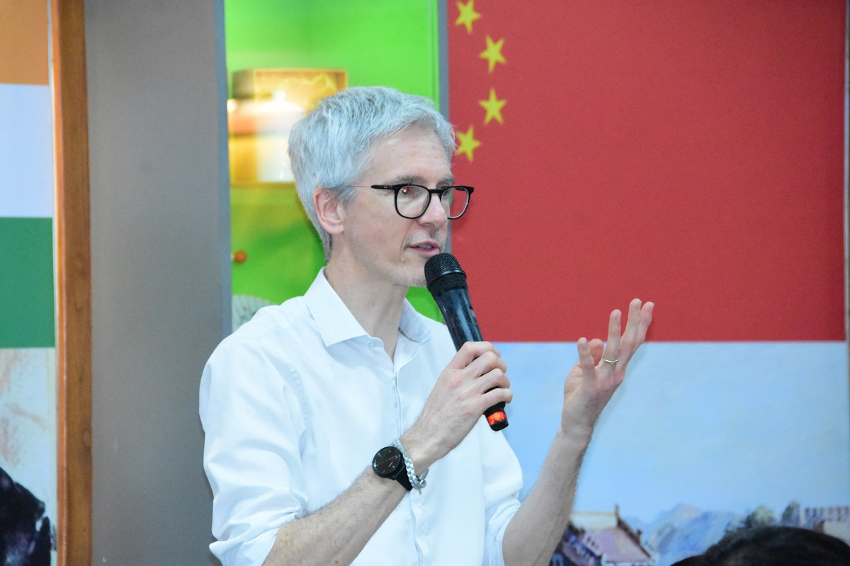 SAI_Edu_In's tweet image. On 25 March 2025, Class-I educators participated in the second day of the Teachers&apos; Development Program, facilitated by the esteemed Mr. John Snell.
#learntounlearn