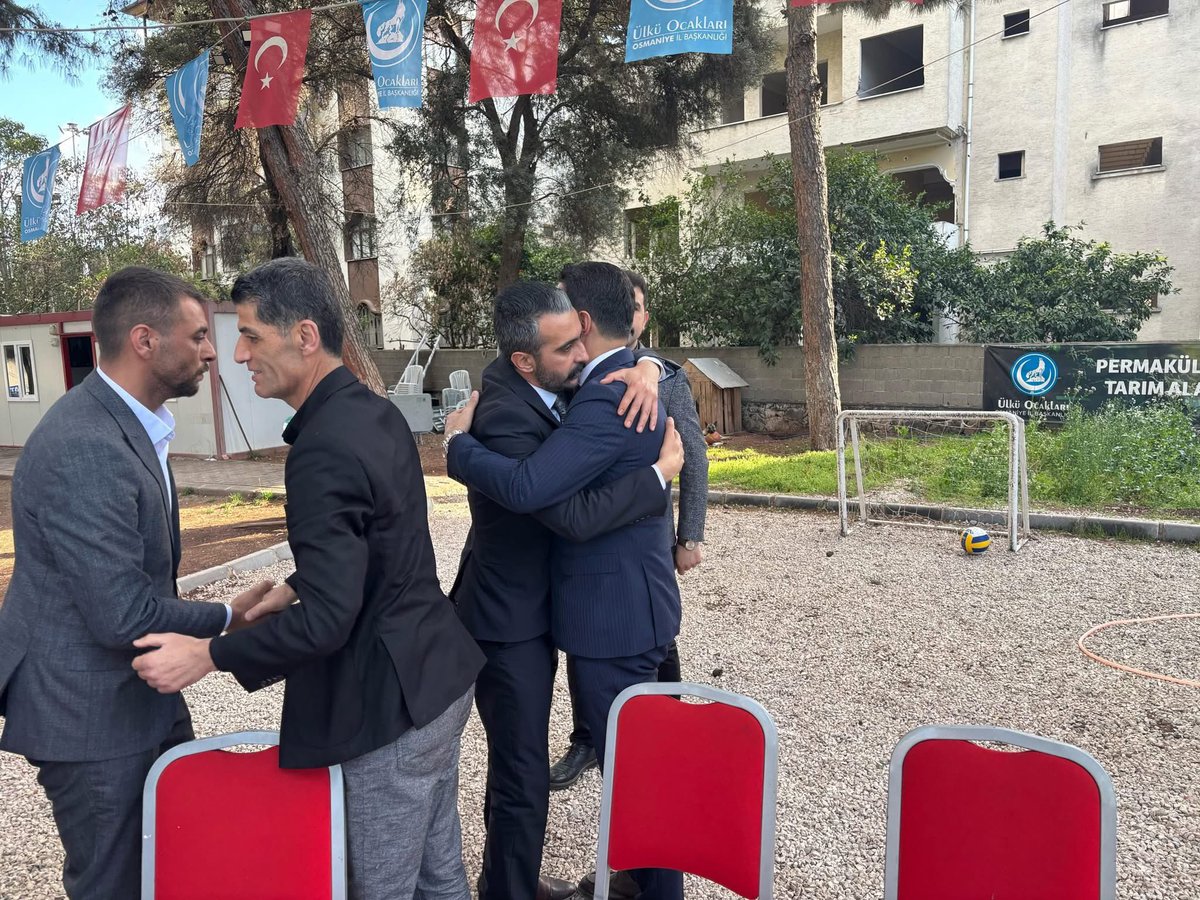 MHP Osmaniye İl Genel Meclis Başkan Vekili Enver Bozdoğan, Ülkü Ocakları İl Başkanlığını ziyaret ederek ülküdaşları ile bayramlaştı.