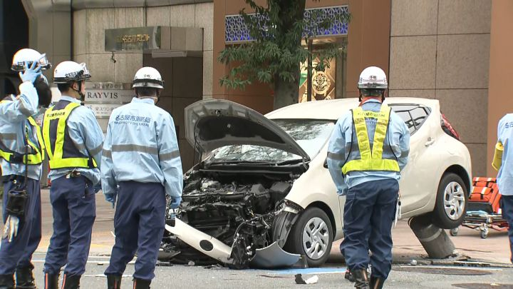 livedoornews's tweet photo. 【速報】乳幼児含む7人搬送、70代女性運転の車が歩道に乗り上げる事故 名古屋
https://t.co/kw6GZvDydS

70代の女性が運転していた乗用車が何らかの原因で歩道に乗り上げて走行し、歩行者7人がはねられて全員が救急搬送された。詳しいケガの程度はわかっていないが、乳幼児が1人含まれているという。 https://t.co/FEEgZ4JDAV