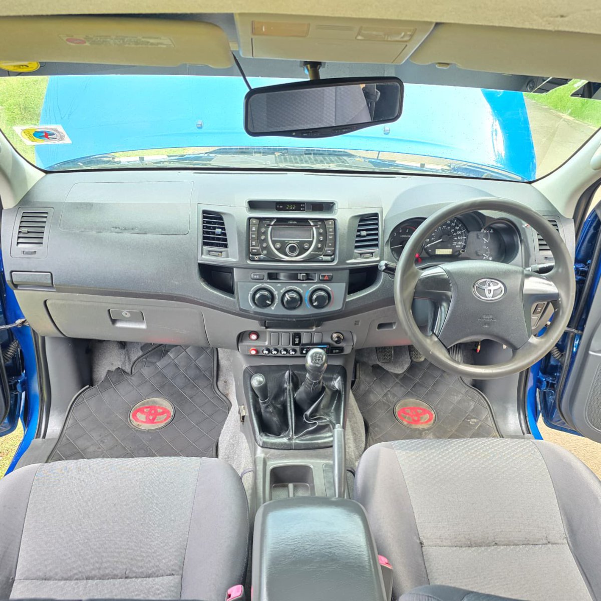 PowermatB's tweet photo. #Toyota #hilux #dcab #pickup
- 2013 model
- 2500cc diesel
- manual 4wd
- with winch
- bullbar fitted
- highly maintained
@2.299m
βοΈ 0721690280
π Karen https://t.co/F9mrJudHmU