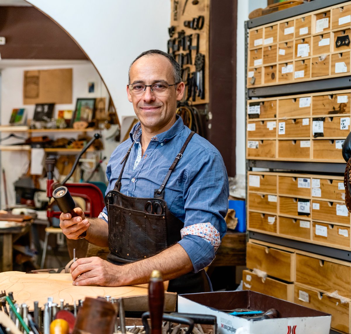 La família de <a href="/ClusterLeather/">Leather Cluster Barcelona</a>  creix amb noves empreses i agents de tota la cadena de valor del sector de la pell a Catalunya.

Donem la benvinguda a TALLER SAÑUDO, Artesania en Cuir.

👉 Notícia al web: tuit.cat/phcp0

<a href="/accio_cat/">ACCIÓ</a>  #artesania  #economiacircular