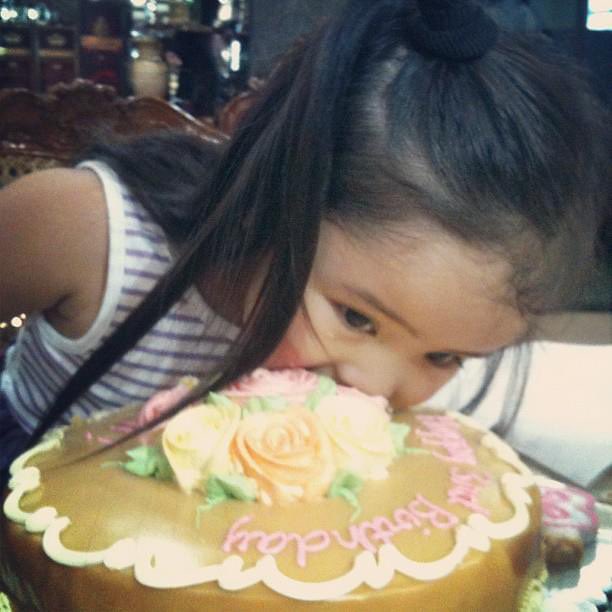 UNIS Mini Album [SWICY]
Concept Photo April 1st Archive Ver.

#ELISIA #엘리시아 

Album Release
→ 2025.04.01.

#UNIS #유니스 #SWICY

#UNIS #유니스
#ELISIA #엘리시아