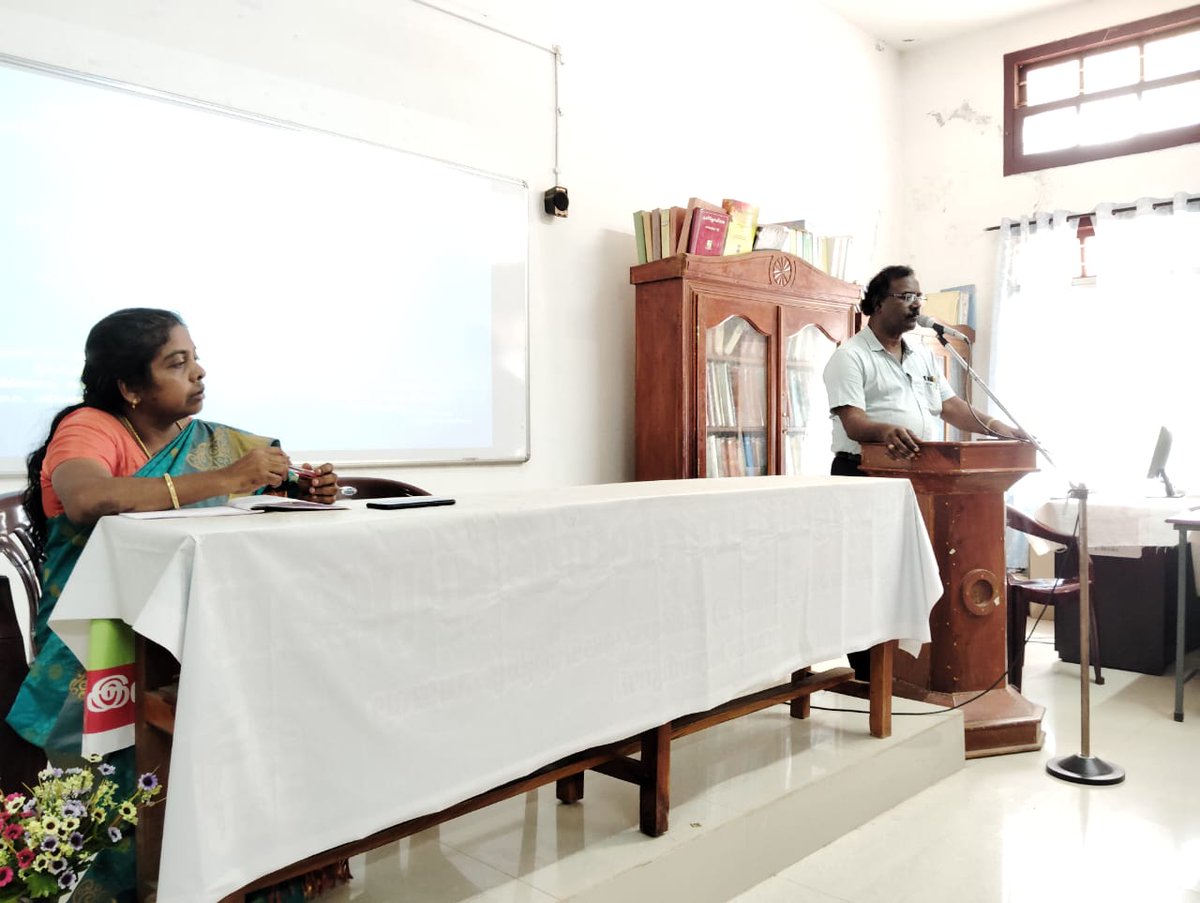 TamilScott's tweet photo. 28-3-2025 முனைவர் பட்ட முன் அளிப்பு நிகழ்வு நடைபெற்றது.தலைப்பு: குமரி மாவட்ட மீனவர்களின் வாய்மொழி வழக்காறுகள்.ஆய்வாளர்: ரா.ஸ்.ரூபினா. நெறியாளர்: முனைவர் ரா.ச.ராஜஸ்ரீ, கலந்தாய்வு வல்லுநர்கள்: முனைவர் ஞா.ஸ்டிபன், மேனாள் துறைத் தலைவர்,ம.சு.பல்கலை &amp; முனைவர் ஜி.ஐசக் அருள்தாஸ், https://t.co/JipgVAXMiA