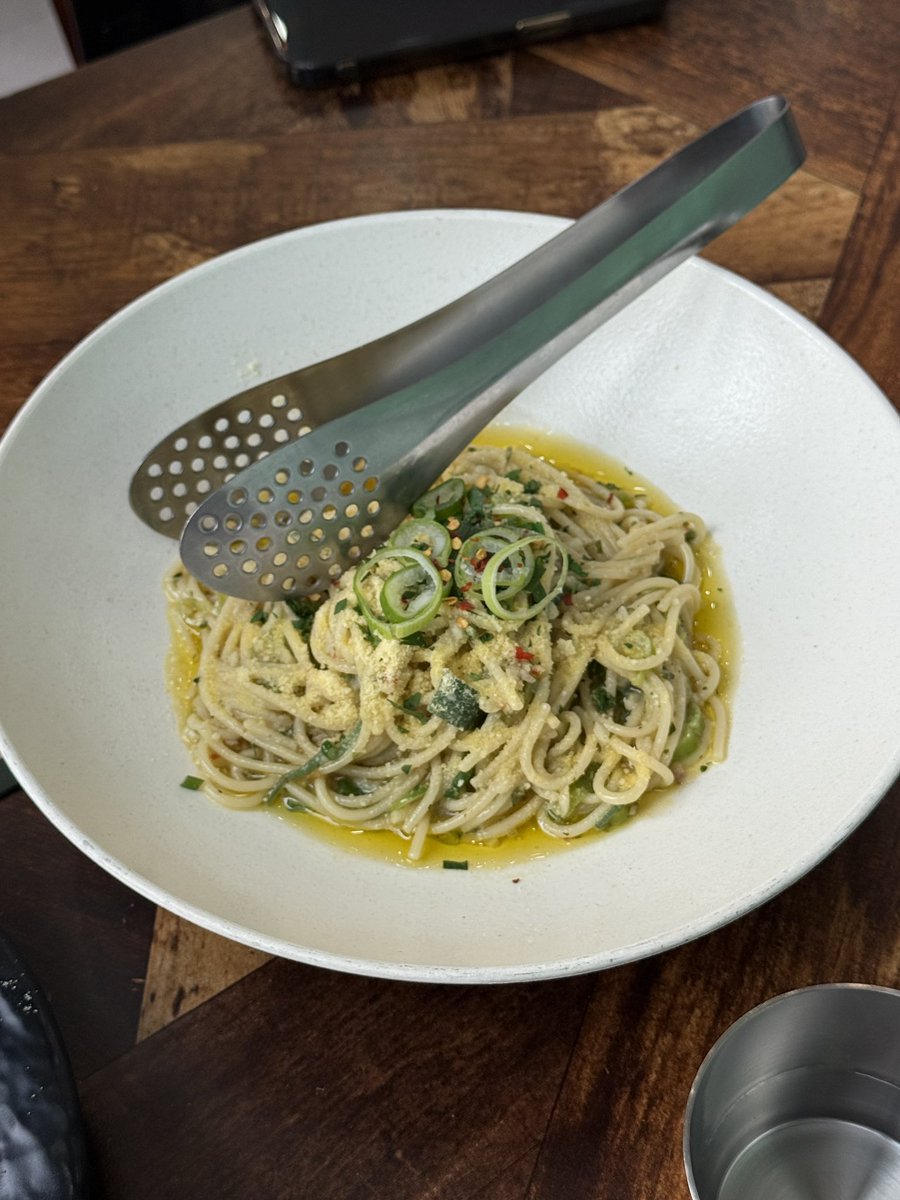 euntwt's tweet image. 헌재의 만장일치 파면을 기원하며 파면을 먹음 (진짜 메뉴이름이 파면임)