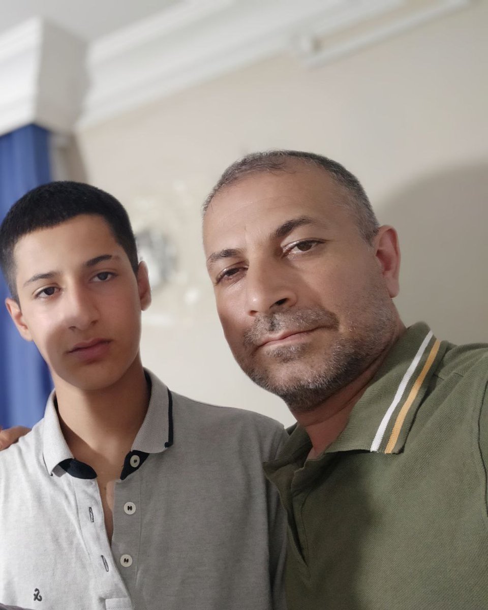 دوستان من و پسرم رو گرفتن در ترکیه و دارن میبرن کمپ  دیپورتیها لطفاً کاری بکنین واسمون. این آخرین توییت  من بود