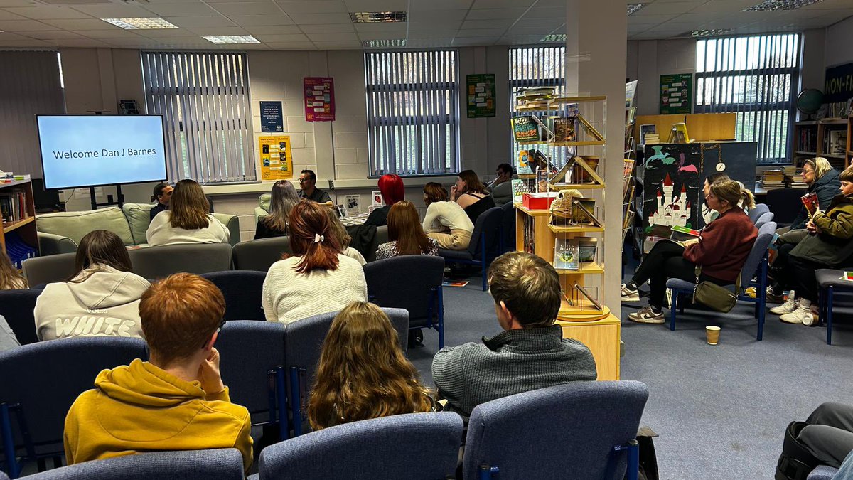 SummerhillSch's tweet photo. As March concludes, it has been a fantastic month for reading at Summerhill. With 31 free book winners, The Dudley Book Awards, Family Book Evenings, Scholastic book sessions and much, much more. Thank you to everyone who helped support the events 👏 #todayareadertomorrowaleader https://t.co/fzetAWAKNJ