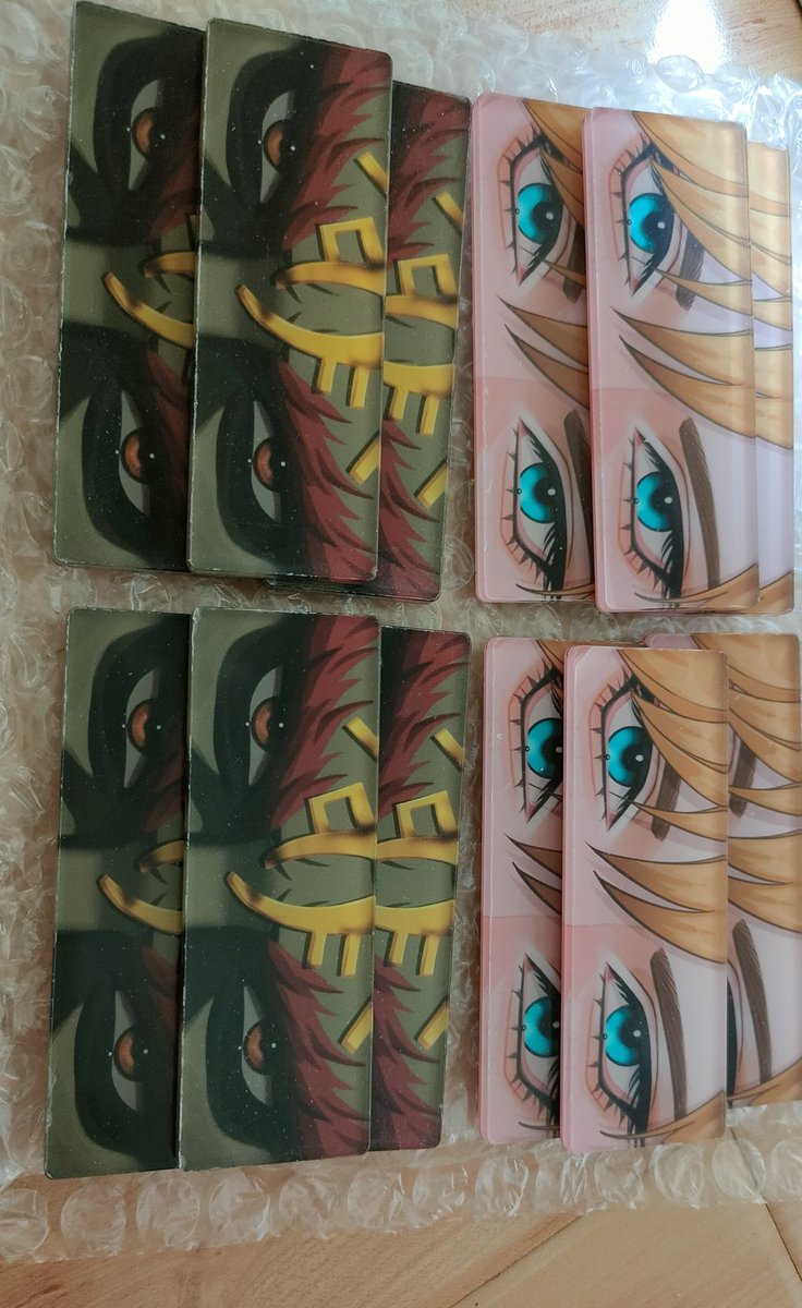 #ganlink acrylic eyes 👀👀
- available for free at comic con in Chengdu last year