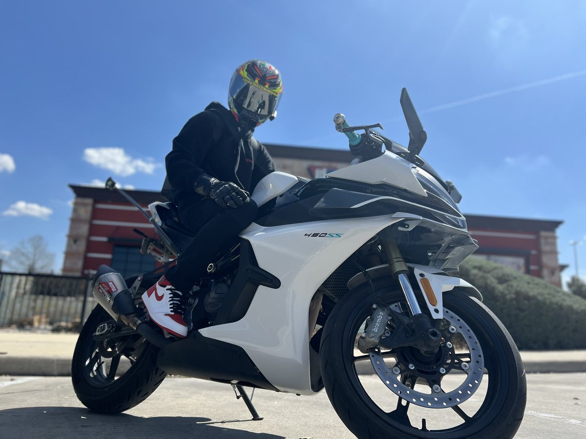 thekngmarc's tweet image. 24 today 🥳