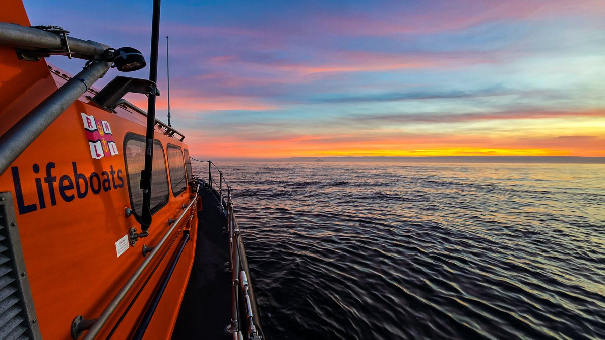 RNLI Girvan Lifeboat tweet media