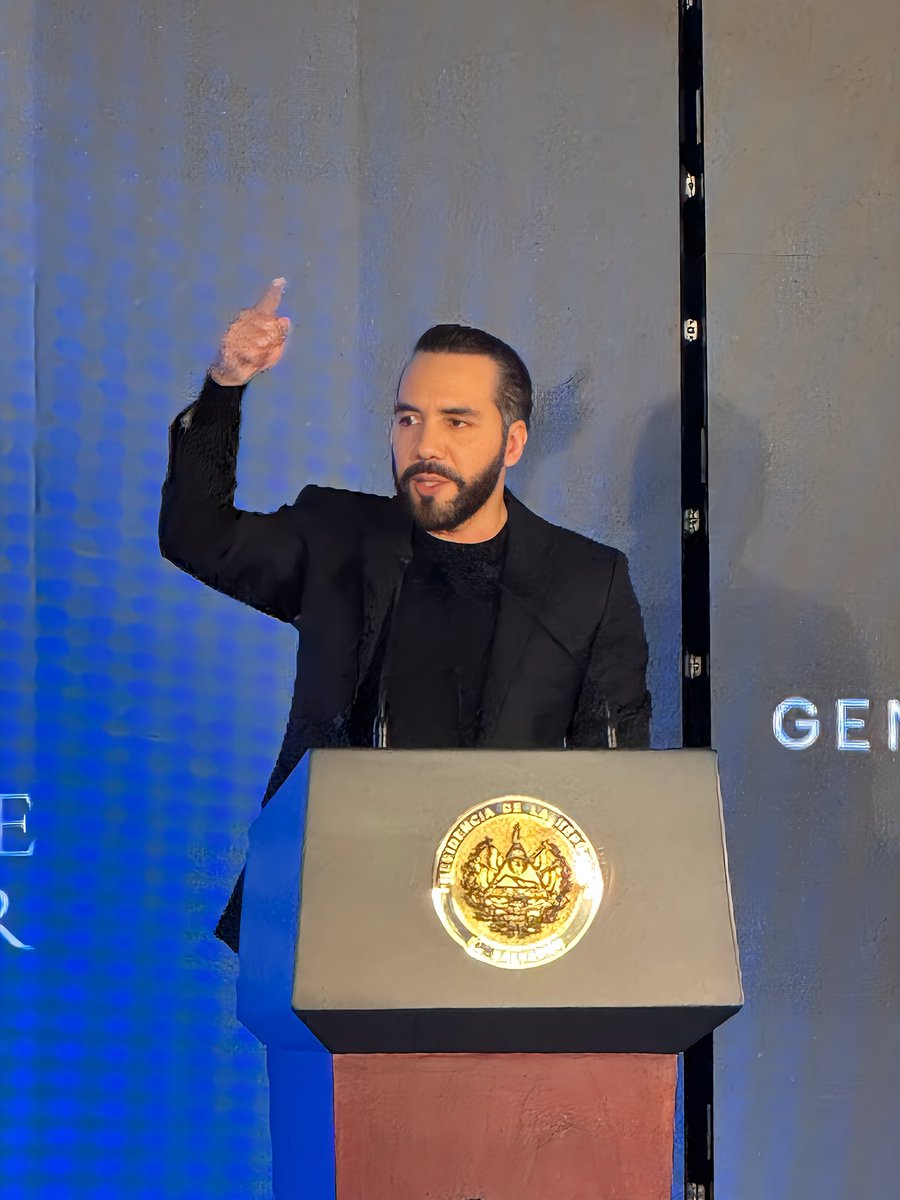 Politics Ec tweet media