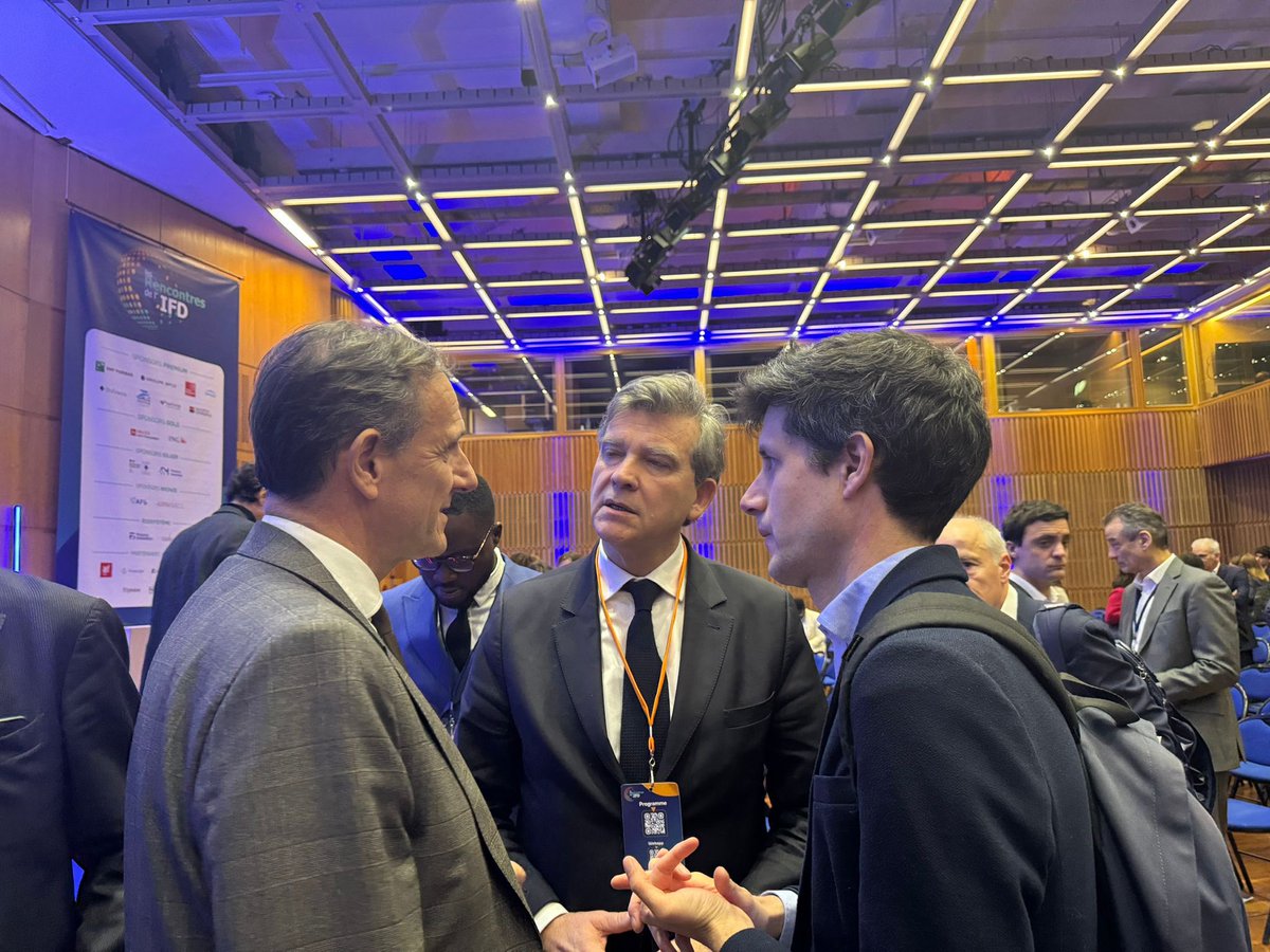 Olivier Sichel (@oliviersichel) on Twitter photo Au forum de l’Institut pour la Finance Durable <a href="/IFD_Paris/">Institut de la finance durable</a> à Bercy pour évoquer le rôle majeur de <a href="/caissedesdepots/">Caisse des Dépôts</a> dans le financement de la transition écologique : plus de 100 Mds sur 5 ans. Riches échanges avec <a href="/J_Denormandie/">Julien Denormandie</a> et <a href="/montebourg/">☰ Arnaud Montebourg</a> désormais entrepreneurs engagés #TEE Au forum de l’Institut pour la Finance Durable <a href="/IFD_Paris/">Institut de la finance durable</a> à Bercy pour évoquer le rôle majeur de <a href="/caissedesdepots/">Caisse des Dépôts</a> dans le financement de la transition écologique : plus de 100 Mds sur 5 ans. Riches échanges avec <a href="/J_Denormandie/">Julien Denormandie</a> et <a href="/montebourg/">☰ Arnaud Montebourg</a> désormais entrepreneurs engagés #TEE