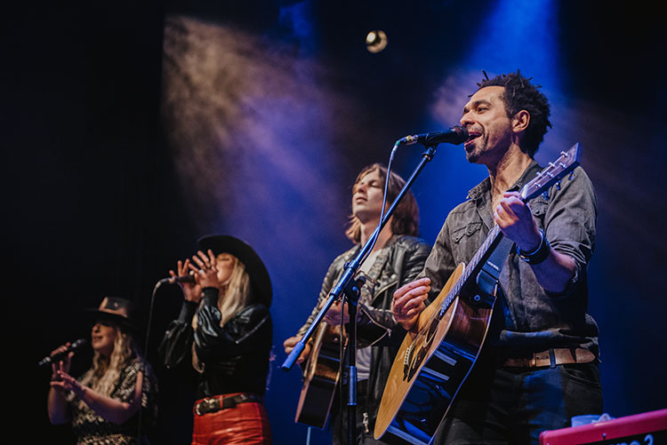 #UK ’s much-loved #countryband <a href="/theshiresuk/">The Shires</a> are on #tour again &amp; stopped off <a href="/Staff_Gatehouse/">Gatehouse Theatre</a> with supporting act <a href="/outpostdrive/">Outpost Drive</a>

👉yeahlifestyle.com/review-the-shi… [Ad-gifted] Photo: sjop.hotography

#Staffordshire #Stafford #countrymusic #theshiresuk #Acoustic #influencer #livemusic #pr