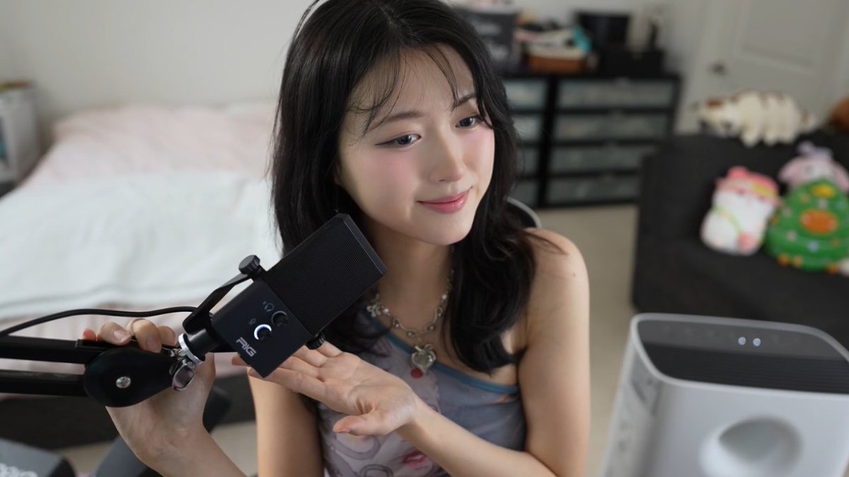 vkimmxo's tweet image. I'm excited to announce that I’ll be collaborating with @RIGGaming! Their #STREAMSTAR microphone is very clear and super easy to set up with its USB connection📷use code VKIMM30 for $$$ off at streamstar.gg #ad