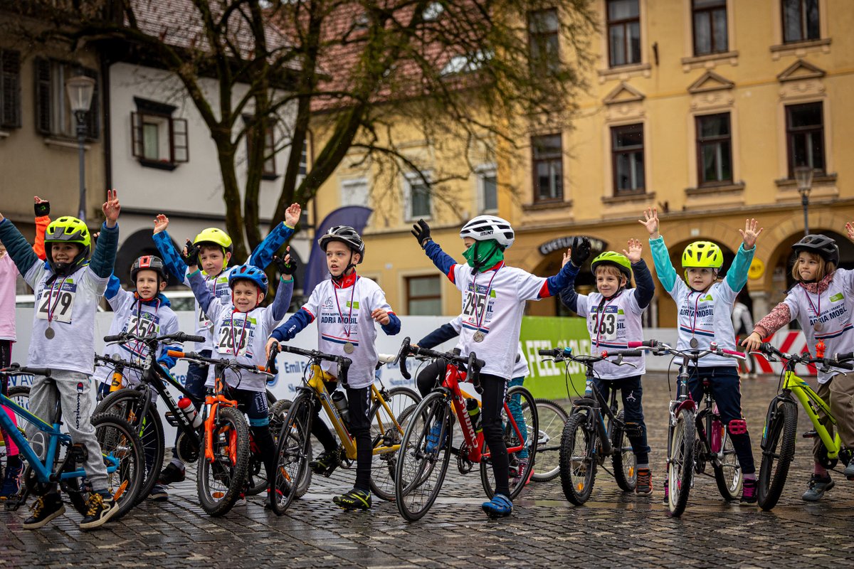 AMcyclingteam's tweet photo. Fotogalerija OTROŠKIH DIRK  na 10. I feel Slovenia VN Adria Mobil
Foto: @GregaStopar

@SloveniaInfo #ifeelsLOVEnia https://t.co/EQqtPzmqCZ