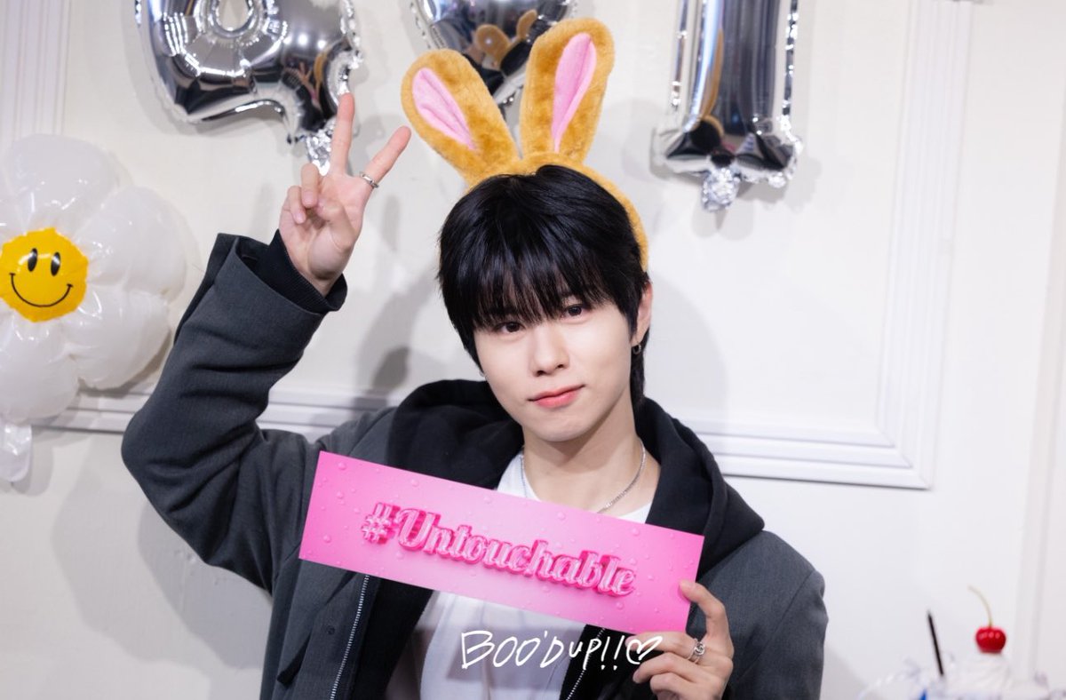 Biddy_da_dum41's tweet photo. Pre.
25.04.01

오늘은 만우절이니까🐰ྀི🐰ྀི🐰ྀི

# 𝐇𝐀𝐏𝐏𝐘 𝐉𝐈𝐀𝐇𝐍 𝐃𝐀𝐘 𝟐𝟎𝟐𝟓
𝐁𝐢𝐫𝐭𝐡𝐝𝐚𝐲 𝐜𝐚𝐟𝐞 𝐞𝐯𝐞𝐧𝐭.

#HAPPYJIAHNDAY
#해피지안데이

#유지안 #JIAHN #ジアン #SKYE #스카이 https://t.co/zG5K3HVFFn