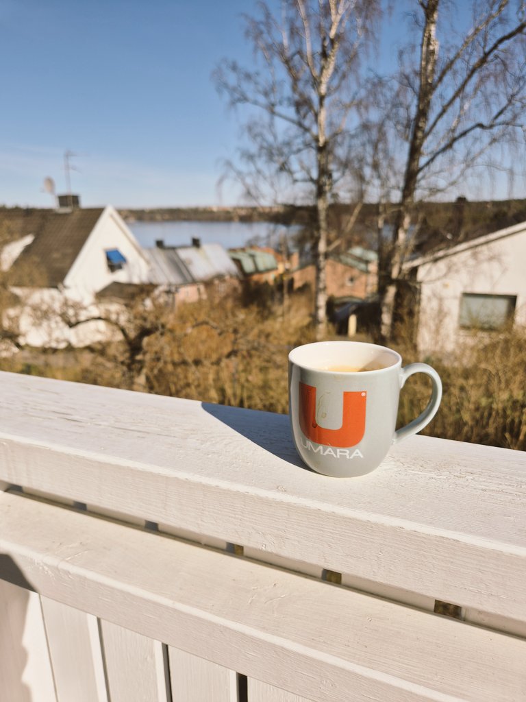 eperjon's tweet image. Vårens första kaffe på altanen är ett faktum! Och nu kommer värmen så jag ser framemot många fler.
