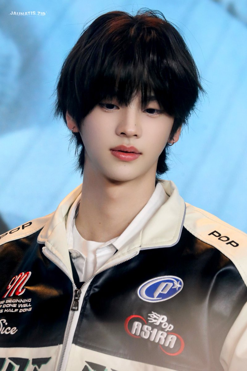 jaunatis_zip's tweet photo. 𝙷𝙰𝙿𝙿𝚈 𝙰𝙿𝚁𝙸𝙻𝙵𝙾𝙾𝙻𝚂 𝙳𝙰𝚈!

#만우절 #AprilFoolsDay
#HappyAprilFoolsDay
#투어스 #TWS 
#신유 #SHINYU https://t.co/FgJ0BFlJlQ