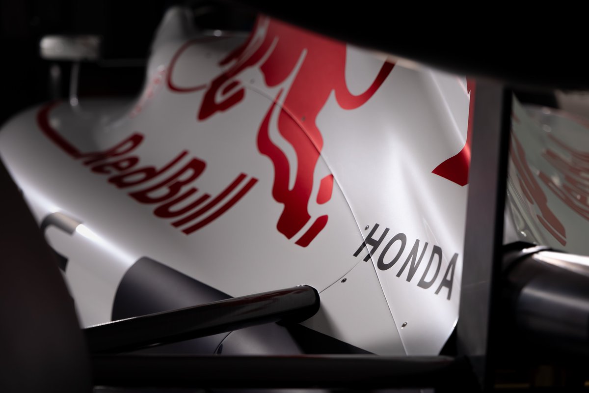 HondaRacingGLB's tweet photo. The present, inspired by our past. 60 years apart, the RA272 and RB21 for the @F1  #JapaneseGP #F1 #PoweredByHonda https://t.co/frqHot1pxF