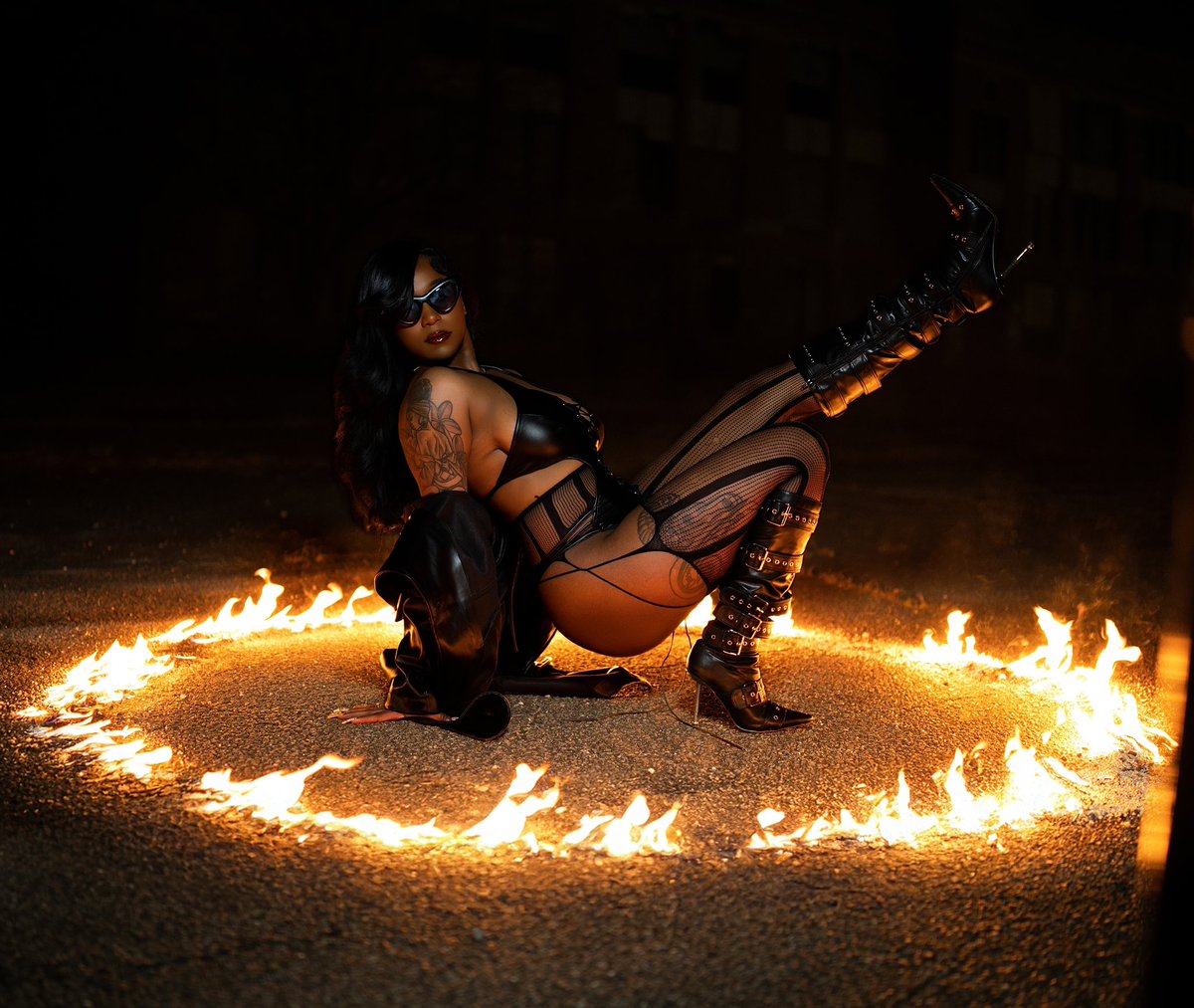 MaiyaReal's tweet photo. I’m a fire sign, you can’t handle the heat🫣🔥🔥

📸: @AdamDaPrince 

HAPPY BIRTHDAY TO ME ARIES SZNNNN IS HEREEEEEEE IN FULL EFFECT ♈️🐏

#ariesszn #aries #ariesseason #photoshoot https://t.co/a6hSkm6ILC
