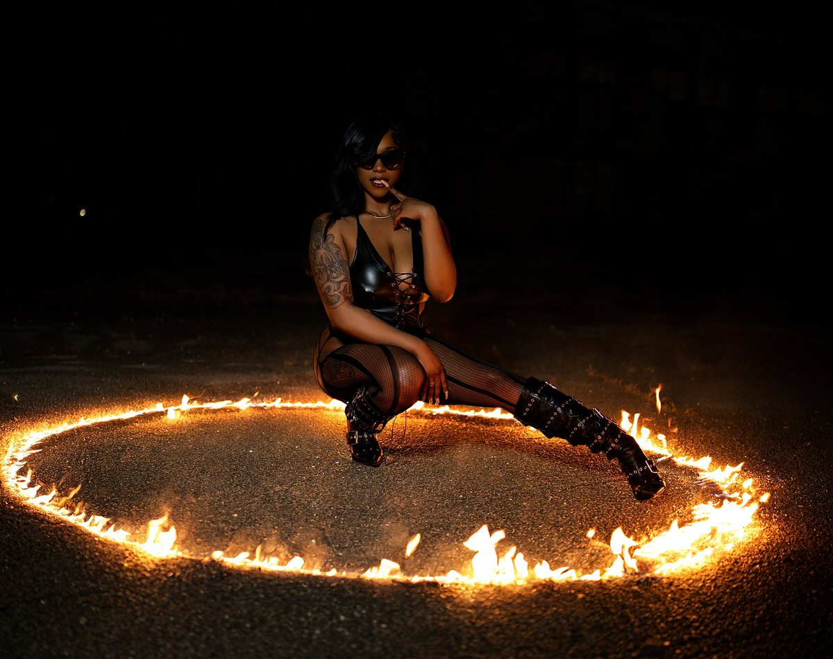 MaiyaReal's tweet photo. I’m a fire sign, you can’t handle the heat🫣🔥🔥

📸: @AdamDaPrince 

HAPPY BIRTHDAY TO ME ARIES SZNNNN IS HEREEEEEEE IN FULL EFFECT ♈️🐏

#ariesszn #aries #ariesseason #photoshoot https://t.co/a6hSkm6ILC