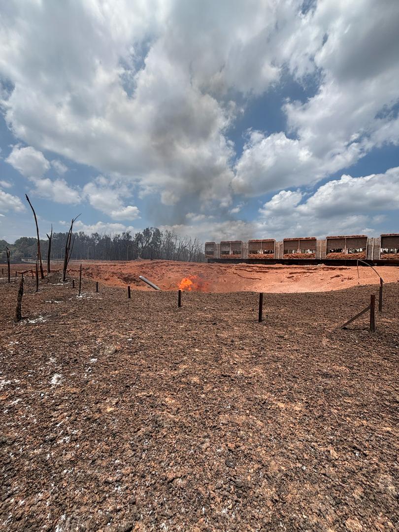 Setakat 1.55 tengah hari, radius kebakaran saluran paip gas bocor di Jalan Putra Harmoni Putra Height, Subang Jaya semakin berkurangan.

Foto: JBPM Selangor