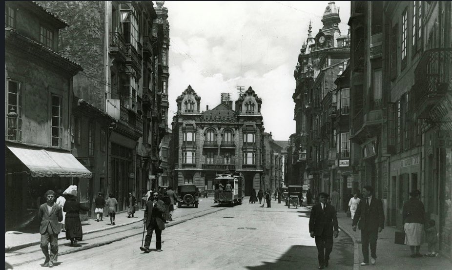 Calle de los Moros de Gijón/Xixón en los años 20.
Fotografía de Laureano Vinck.
Colección del Museo del Pueblo de Asturias.