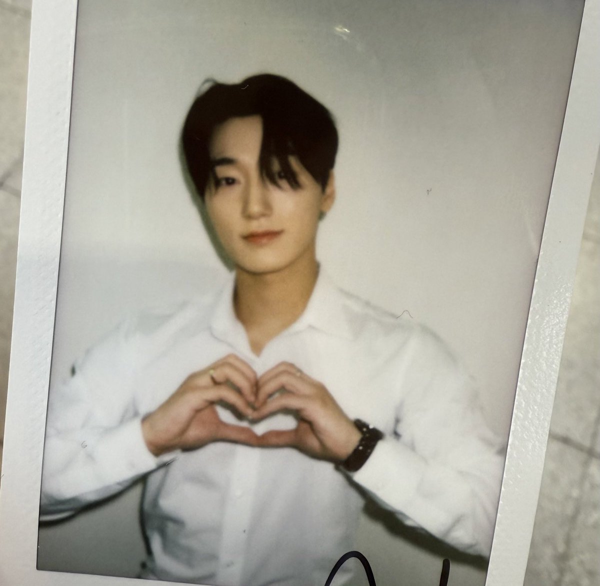 heartinsani's tweet photo. he looks so husband !!!!!!!! https://t.co/8WFP9F7RRU
