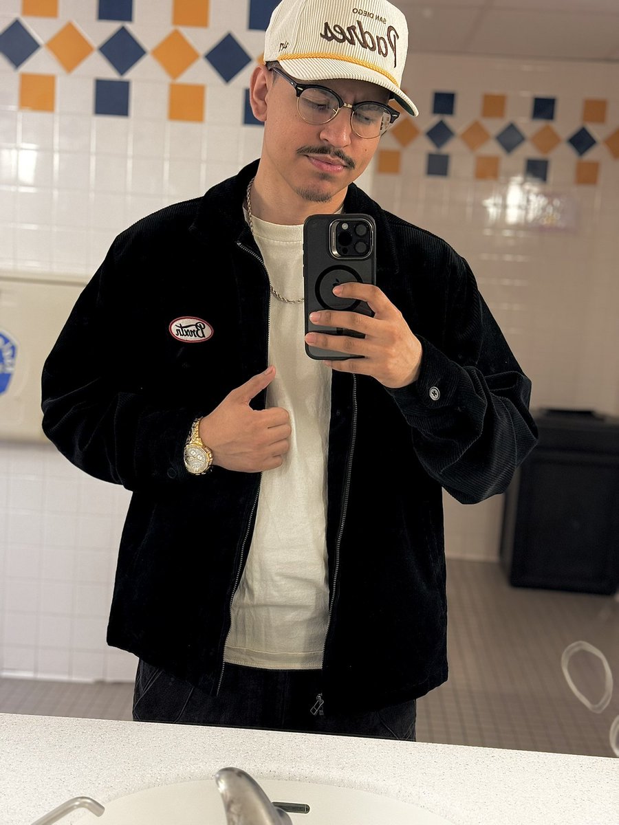 Avohee's tweet image. 🥱