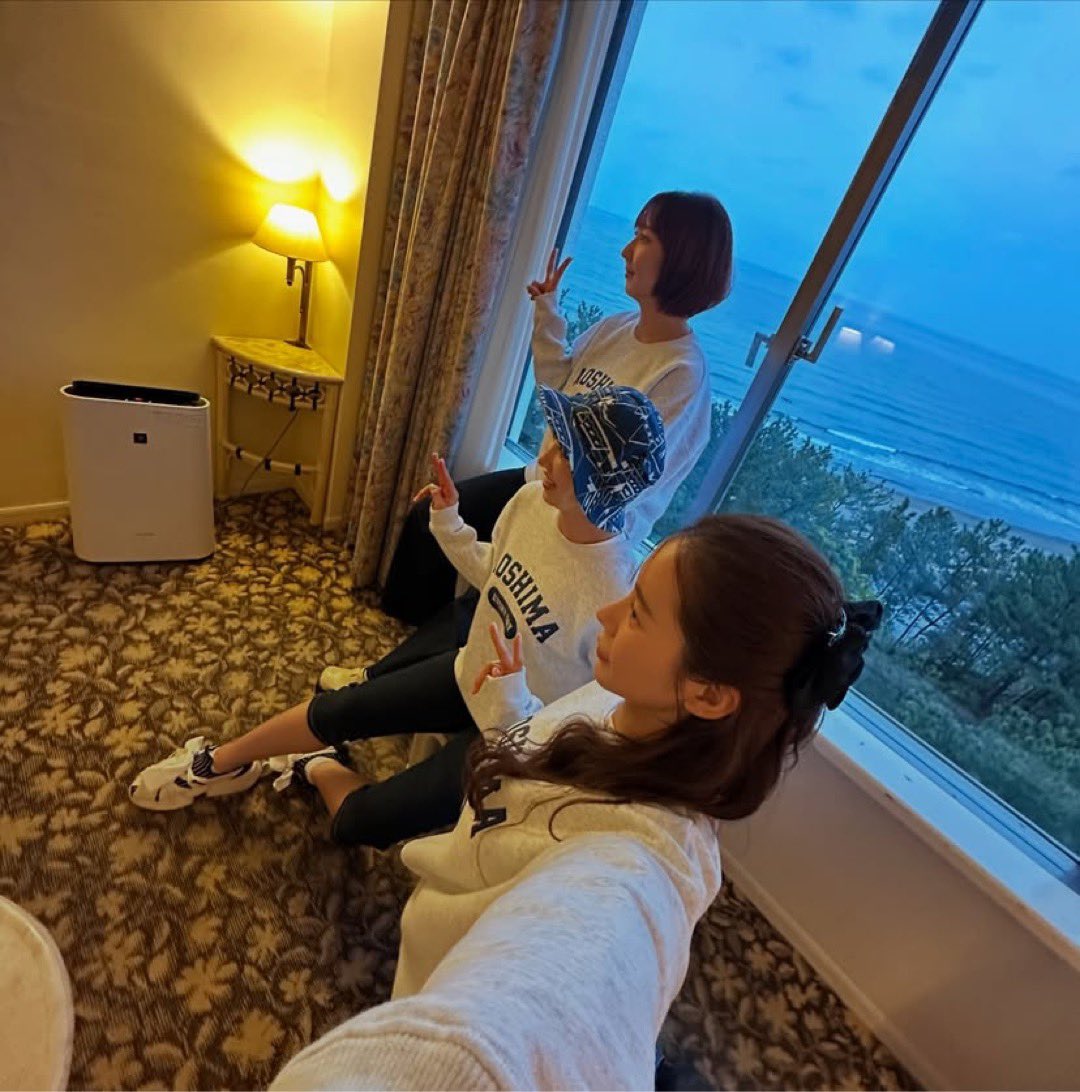 Minzy Instagram Update memories in Miyazaki🤗💜

“ AOSHIMA EVERY DAY💙 #miyazaki “
-Minzy

#minzy #공민지 #2ne1 #minzyupdate