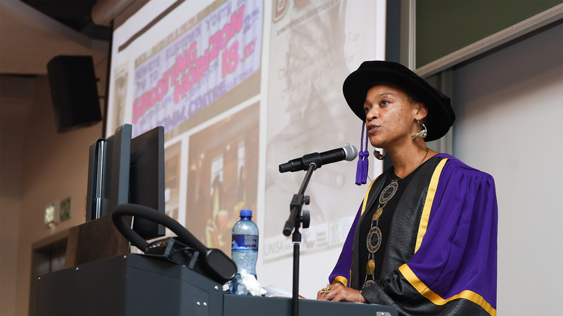 UCT_Research's tweet image. The dean of @ucthumanities, Prof @ShoseKessi marked her ascent to full professorship with a #UCTInauguralLecture on institutional racism in higher education, tackling key debates on ‘race’ and decolonisation: bit.ly/41VKU4Z. #UCTResearchers