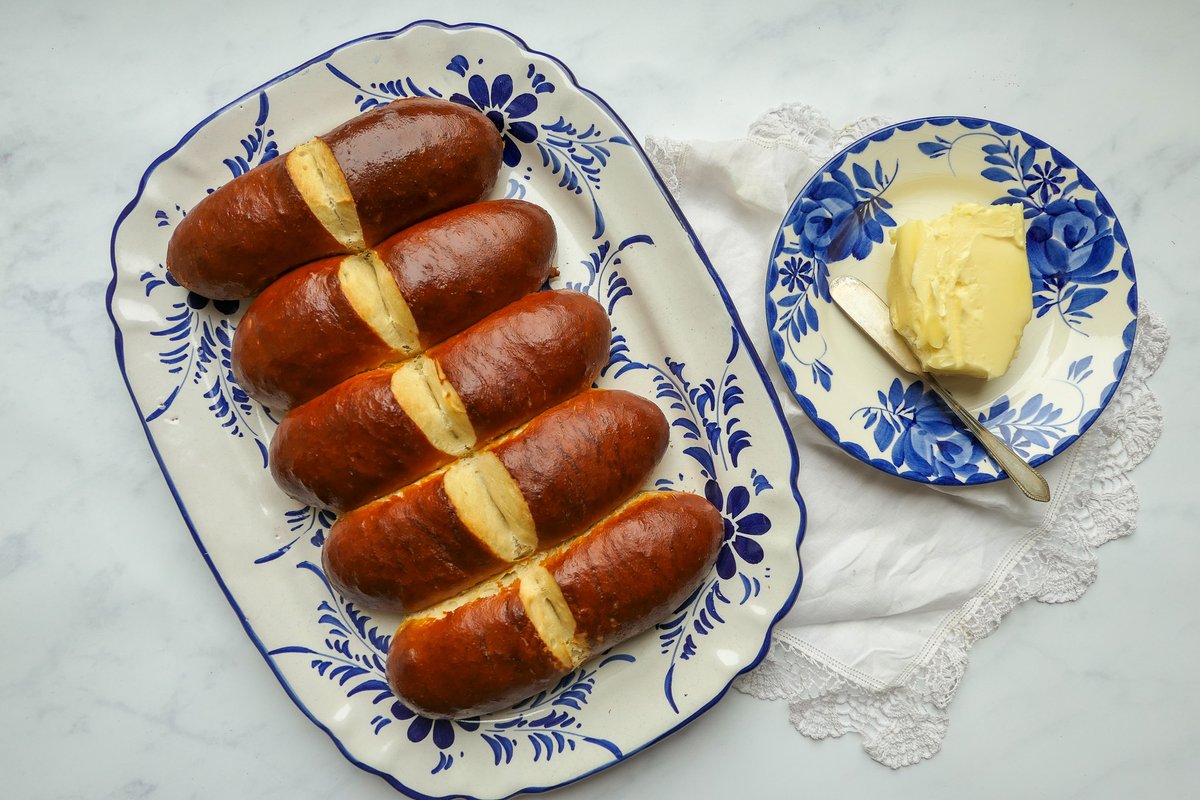 Check out my new Substack newsletter (both FREE and PAID subscription options). Sign up now to get my first recipe, Laugen Tessinerbrot coming to your inbox on April 3. cuisinehelvetica.substack.com