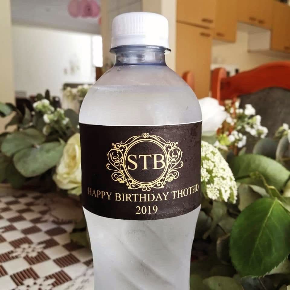 Ditse_7's tweet photo. I do branded bottle water for birthdays,weddings, babyshowers etc, ca intact me for your next event 072 110 4620 #90DayFiance #bonang #sjava #passports https://t.co/maCCsGQ4fB