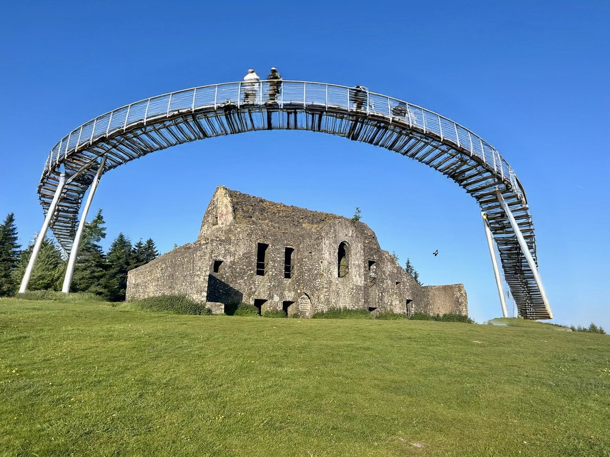 Perfect morning to check out this new viewing platform at the Hellfire. See the amazing panoramic views over Dublin city. #tuesdayvibe