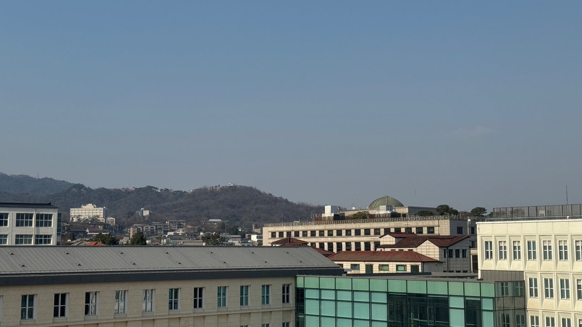 이렇게 보면 이렇게 고요할 수가 없다