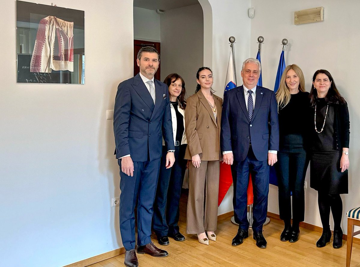Euro-Atlantic Resilience Centre (@centrulr) on Twitter photo Official delegation led by E-ARC President, <a href="/LucianFatu_Amb/">Lucian Fătu</a> , at Ljubljana🇸🇮, to advance the dialogue on the internationalization of E-ARC.
#resilience #internationalization #romaniandiplomacy Official delegation led by E-ARC President, <a href="/LucianFatu_Amb/">Lucian Fătu</a> , at Ljubljana🇸🇮, to advance the dialogue on the internationalization of E-ARC.
#resilience #internationalization #romaniandiplomacy
