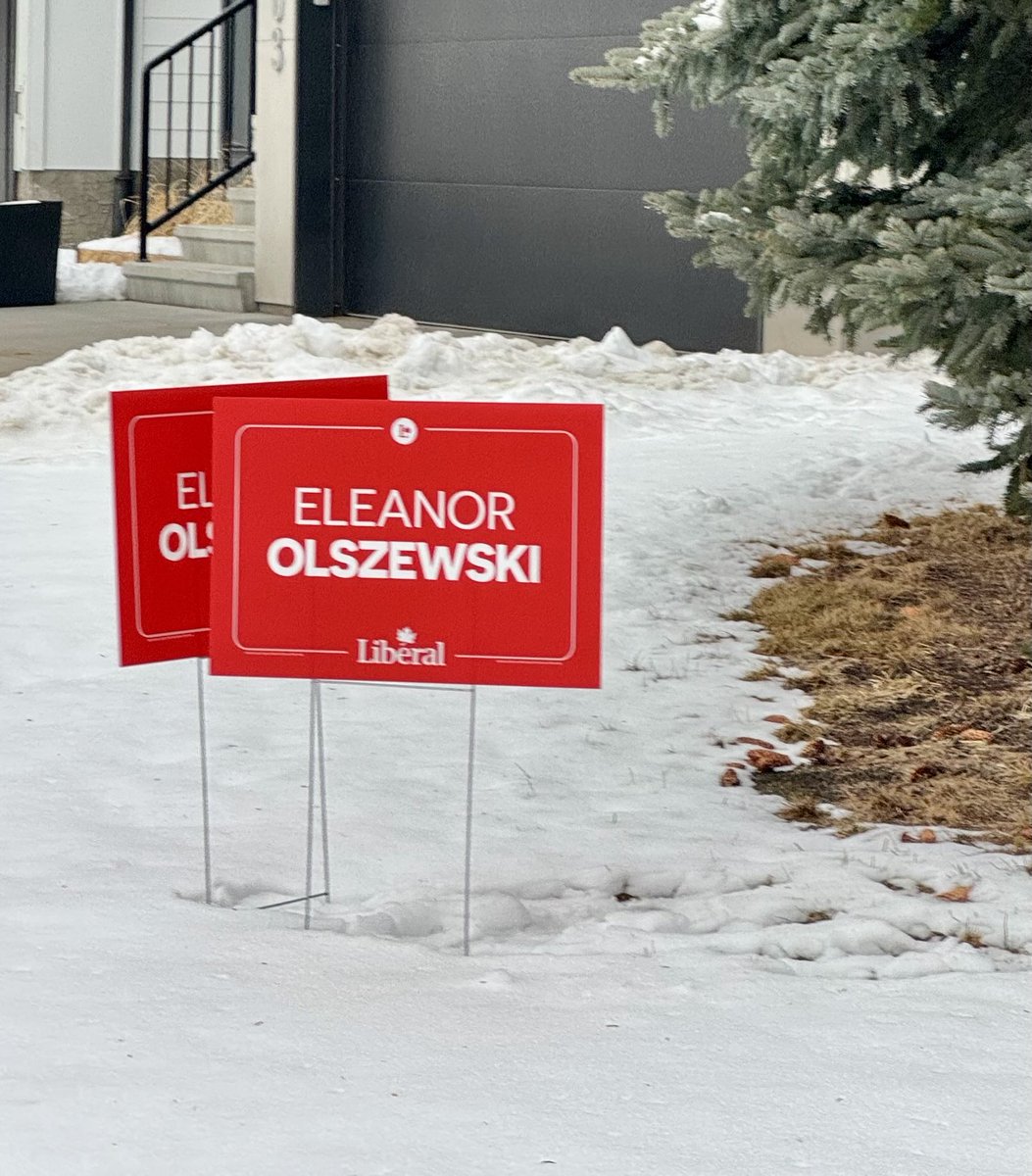 The beginning of a crimson tide in the Edmonton Centre of Crestwood. #yeg #LPC -#yegvote